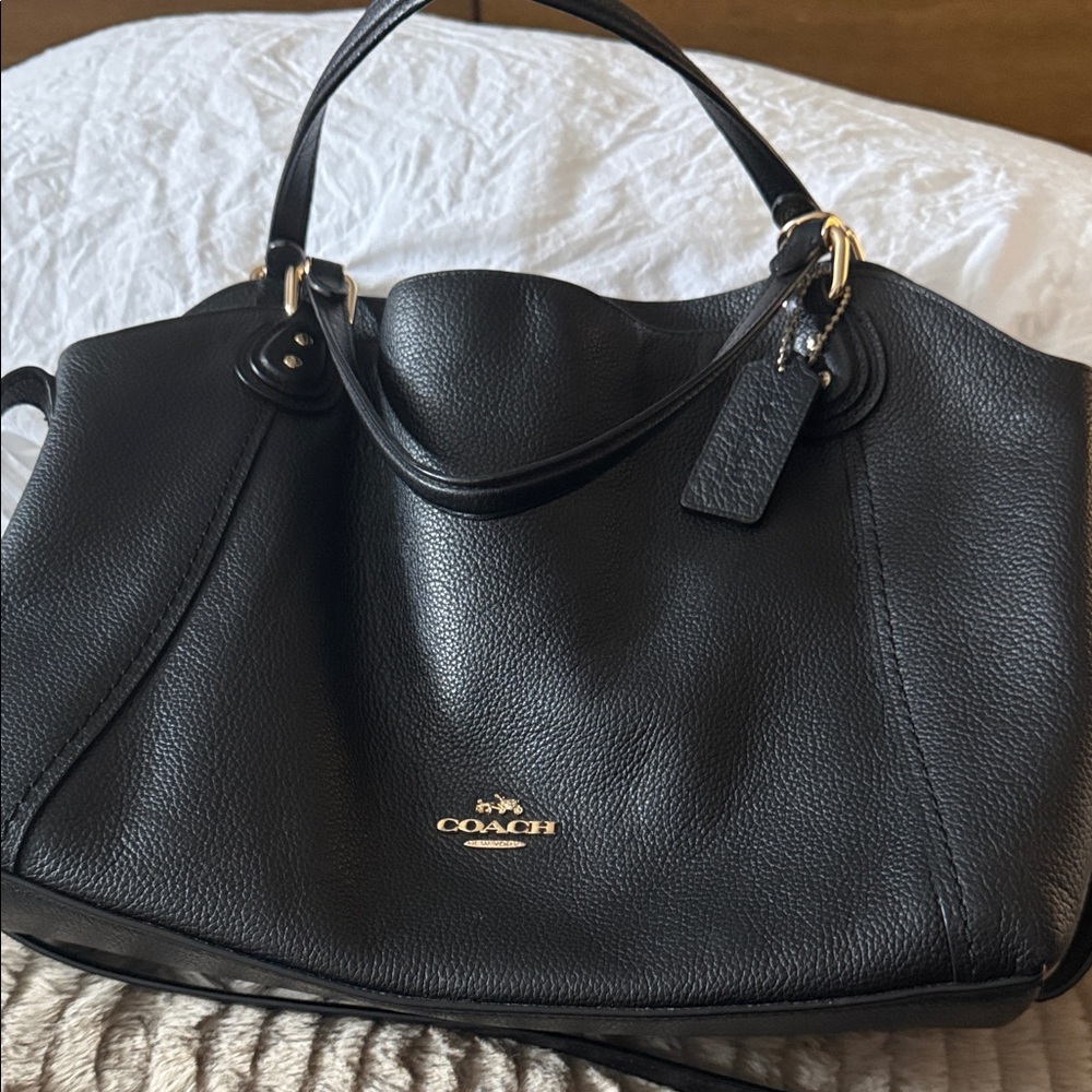 Coach Black  Leather Shoulder Bag and crossbody N-A1780-57124